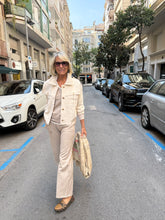Load image into Gallery viewer, Chaqueta Andorra
