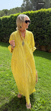 Load image into Gallery viewer, Vestido Begur
