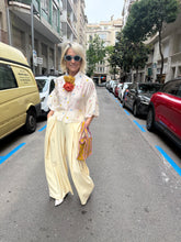 Load image into Gallery viewer, Camisa/blusa  torera
