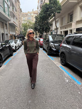 Cargar imagen en el visor de la galería, Jersey Lavinia
