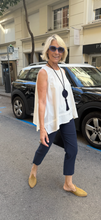 Load image into Gallery viewer, Camisa/Camisola Pepa

