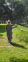 Load image into Gallery viewer, Vestido Saint Tropez
