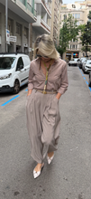 Load image into Gallery viewer, Camisa Greta
