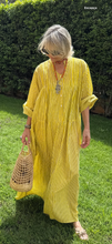 Load image into Gallery viewer, Vestido Begur
