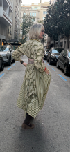 Load image into Gallery viewer, Vestido Vivianne
