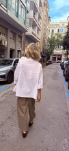 Load image into Gallery viewer, Camisa Petra
