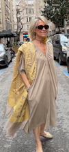 Cargar imagen en el visor de la galería, Vestido Iulia
