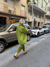 Cargar imagen en el visor de la galería, Camisa Pepa
